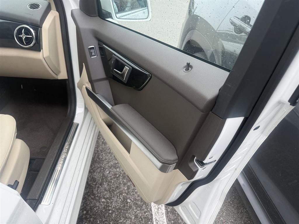Used 2015 Mercedes-Benz GLK 350 2WD image 10