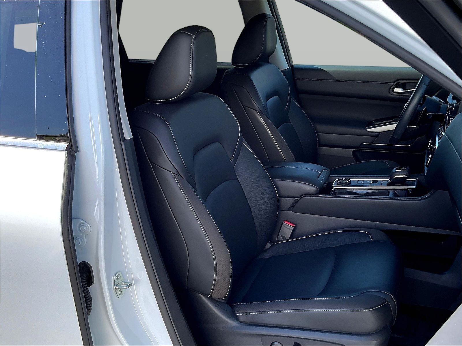 Certified 2025 Nissan Pathfinder SL AWD/4WD image 31