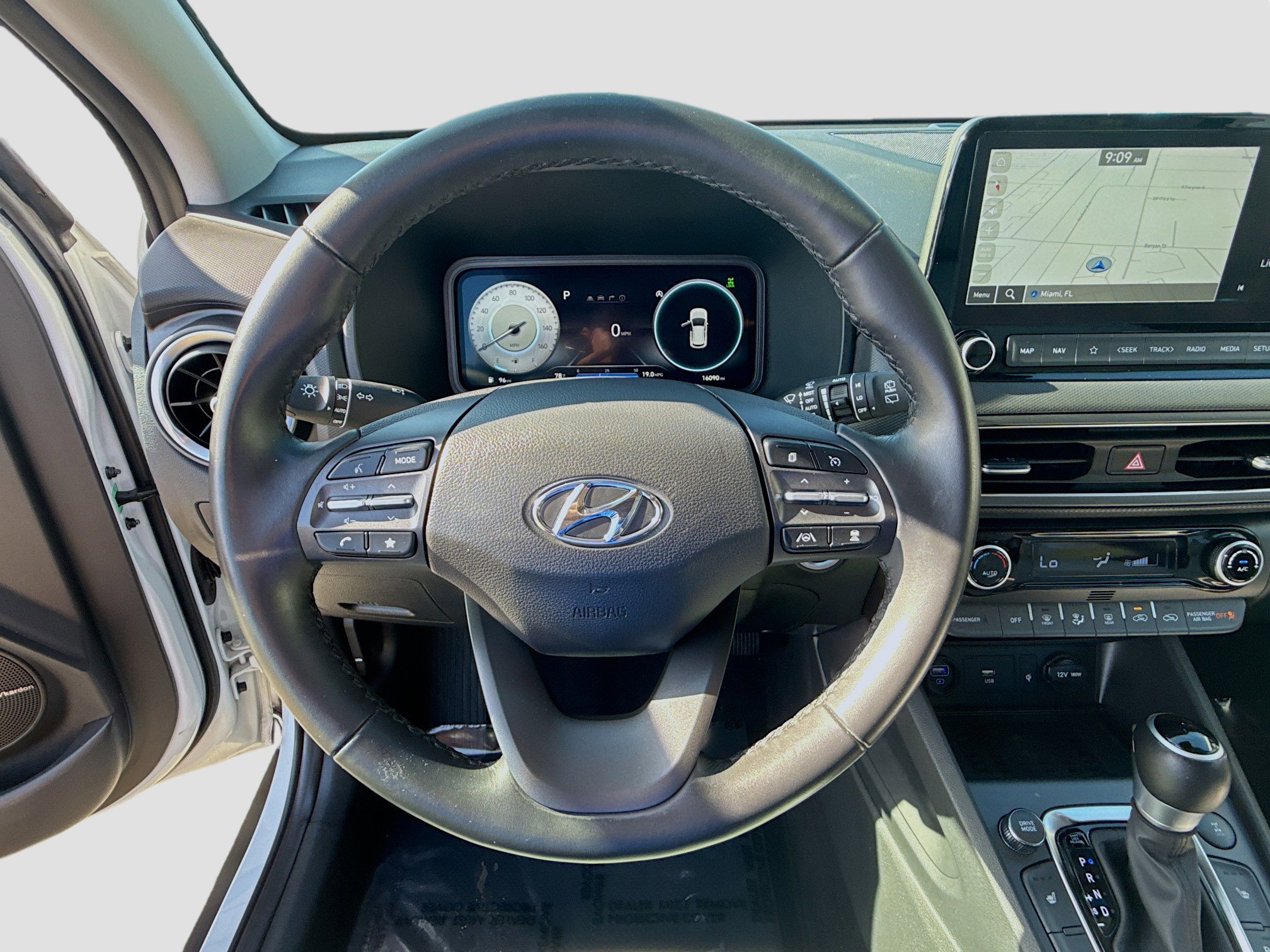 Used 2023 Hyundai Kona Limited w/ Cargo Package image 8