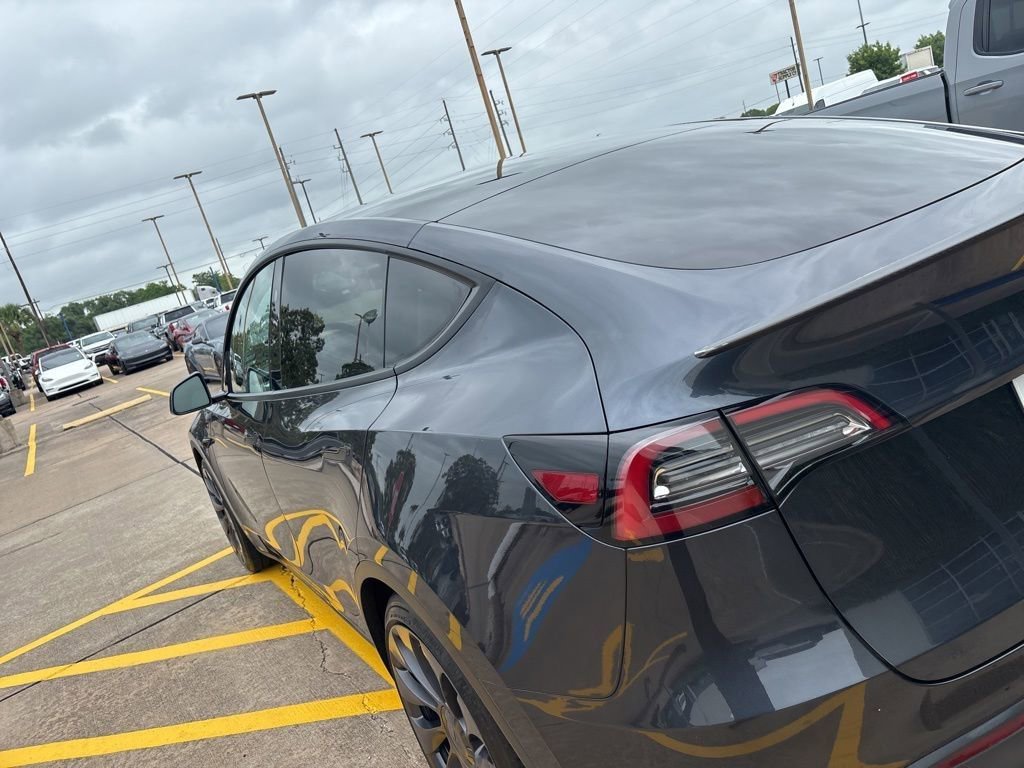 Used 2024 Tesla Model Y Performance AWD/4WD image 11