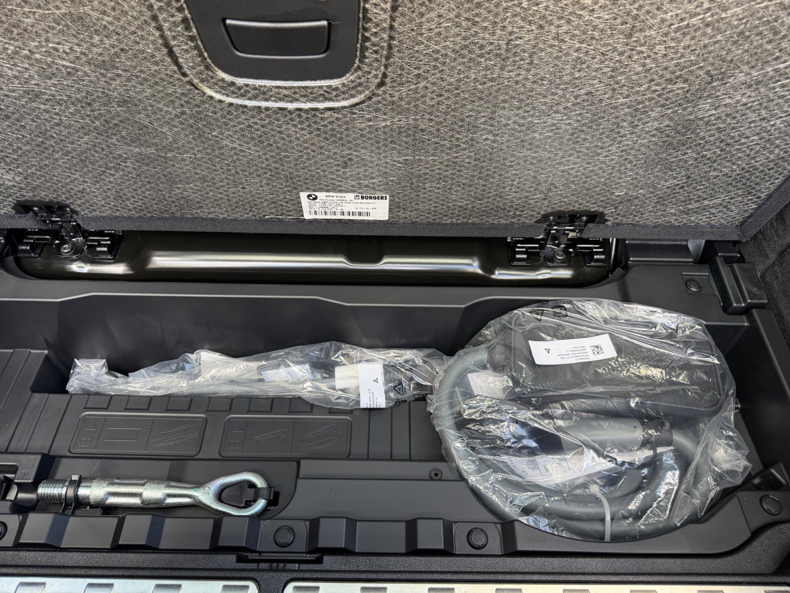 Used 2024 BMW X5 xDrive50e w/ Premium Package image 26