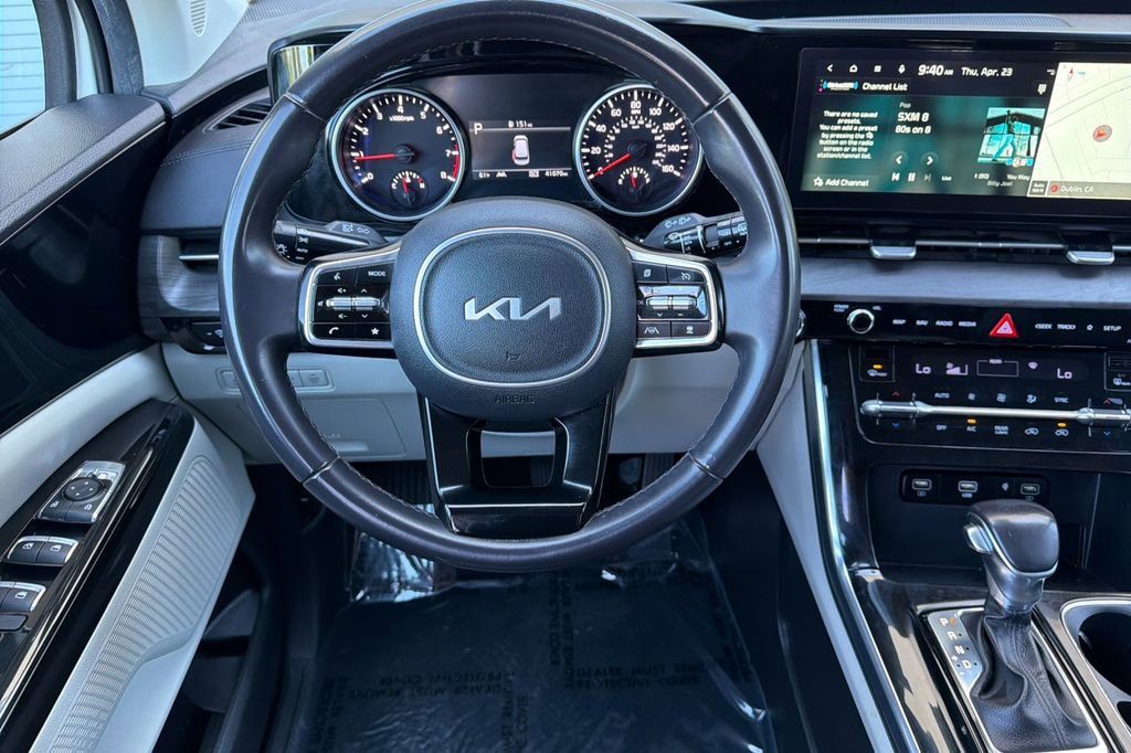 Used 2024 Kia Carnival EX FWD image 14