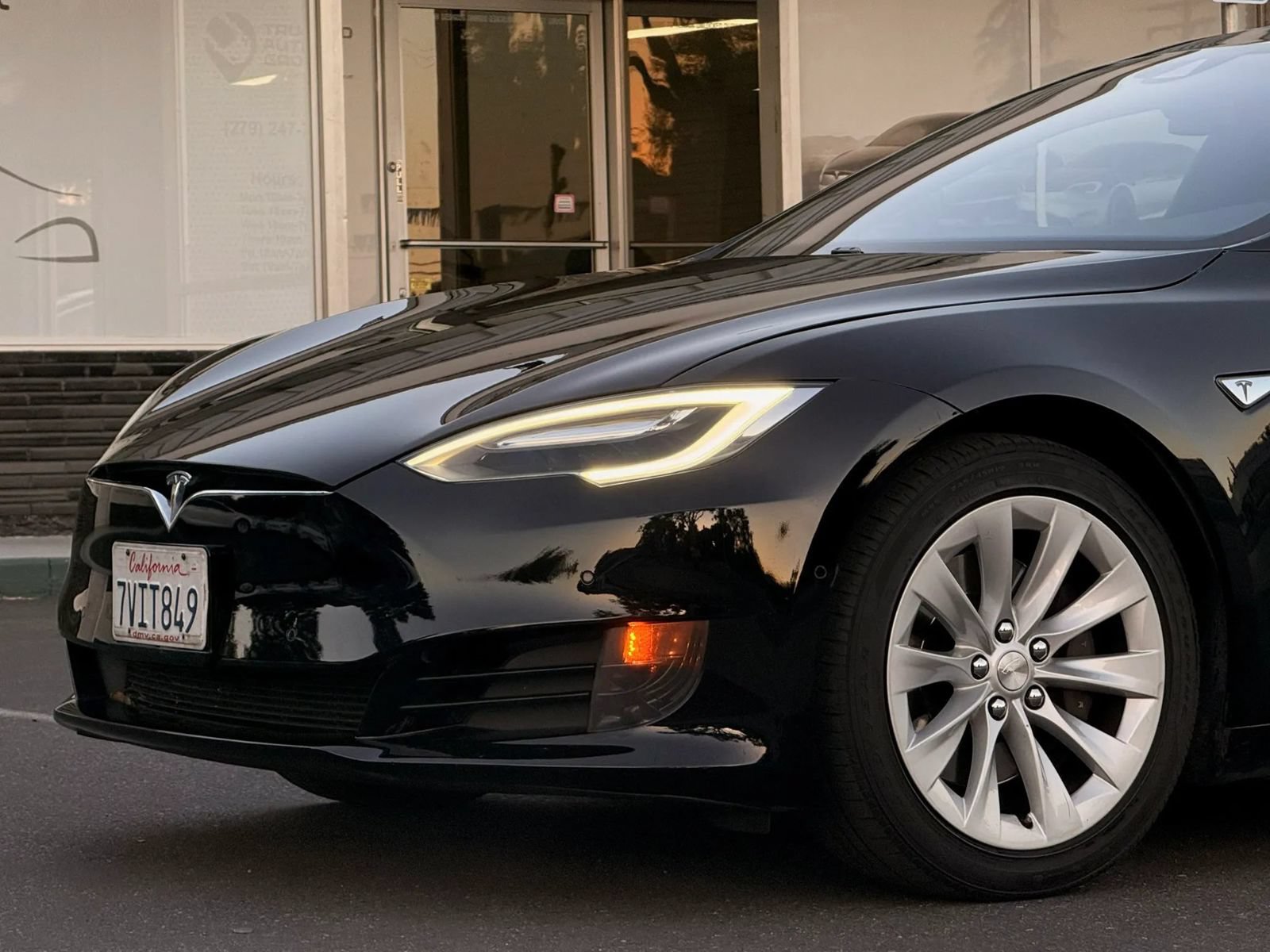 Used 2016 Tesla Model S 75 RWD image 3