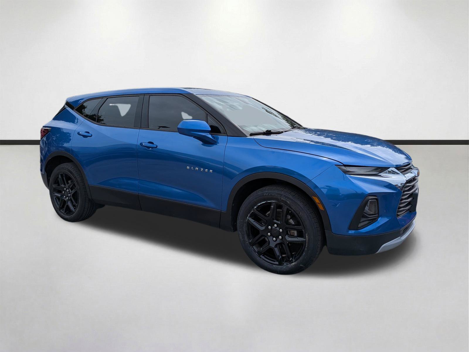 Used 2019 Chevrolet Blazer LT FWD image 1
