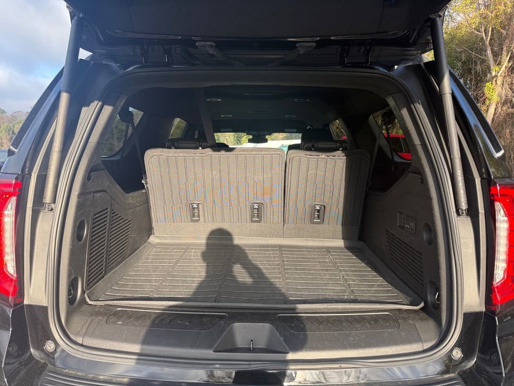 Used 2024 GMC Yukon XL SLT w/ SLT Luxury Package image 31