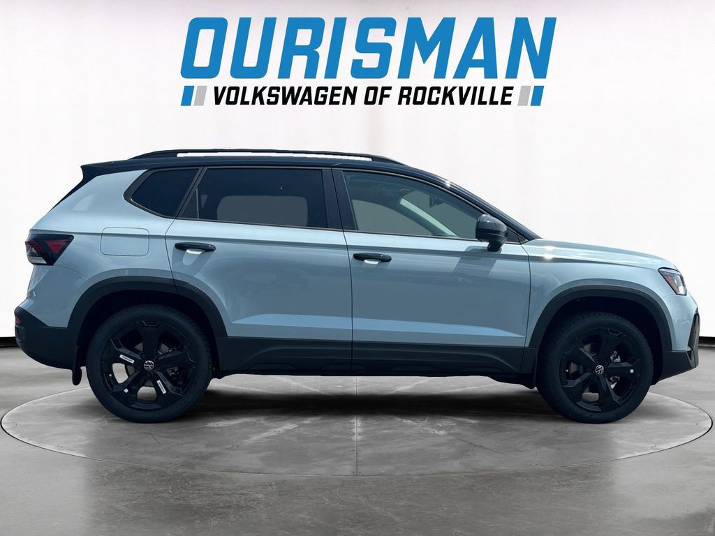 Used 2025 Volkswagen Taos SE image 7