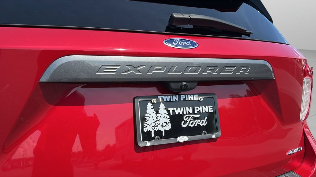 Used 2023 Ford Explorer XLT w/ Equipment Group 202A AWD/4WD image 29