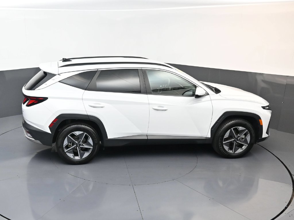 Certified 2025 Hyundai Tucson SEL AWD/4WD image 16