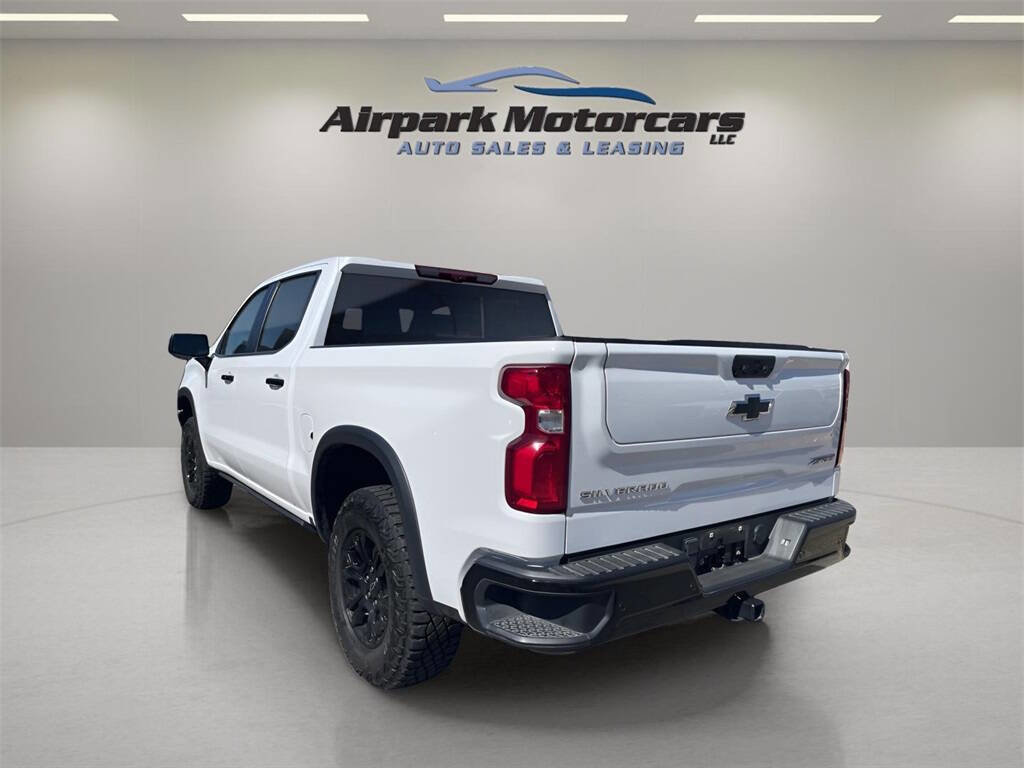 Used 2023 Chevrolet Silverado 1500 ZR2 w/ Technology Package image 3