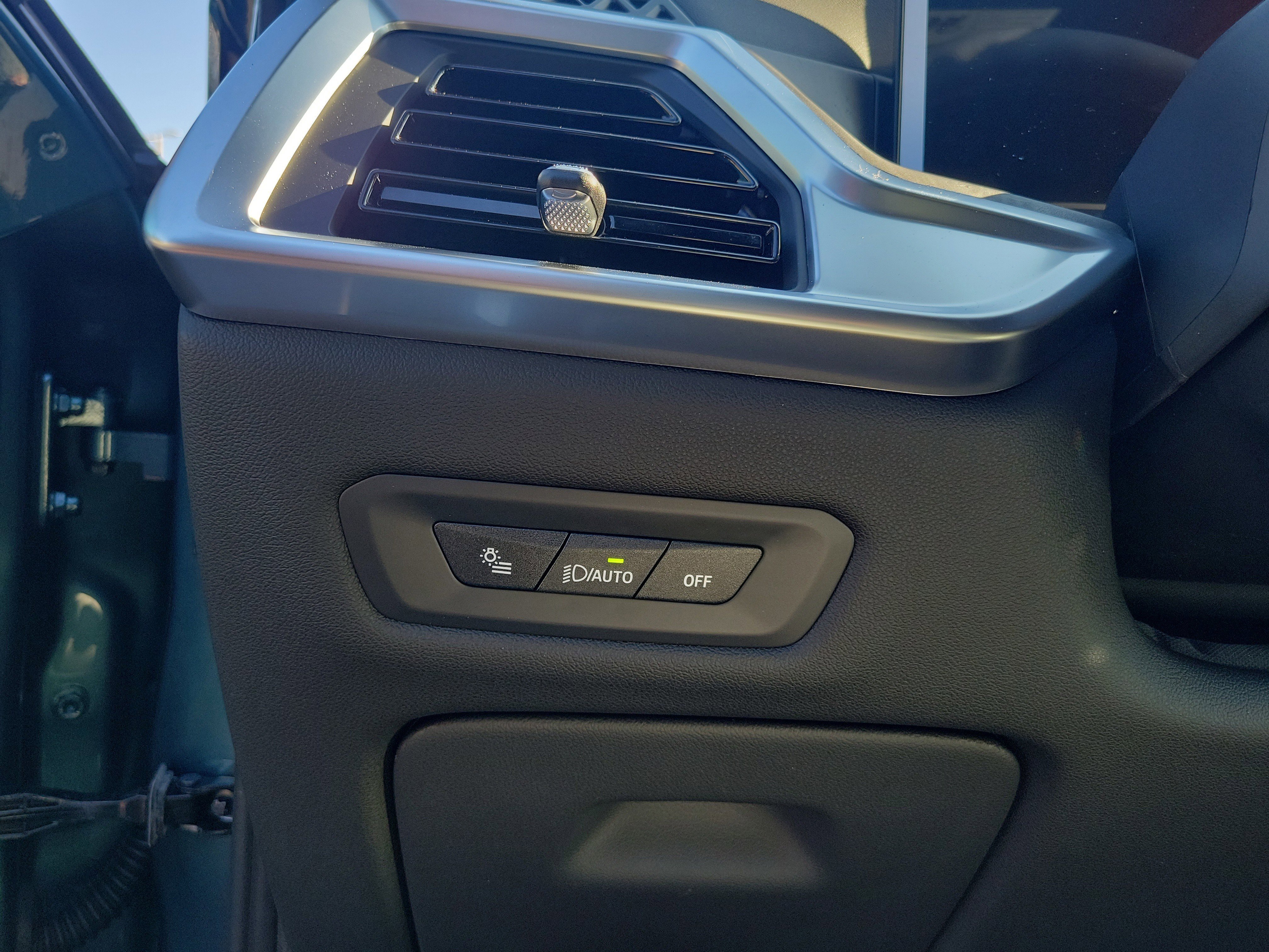 New 2026 BMW X5 xDrive50e w/ Executive Package image 26