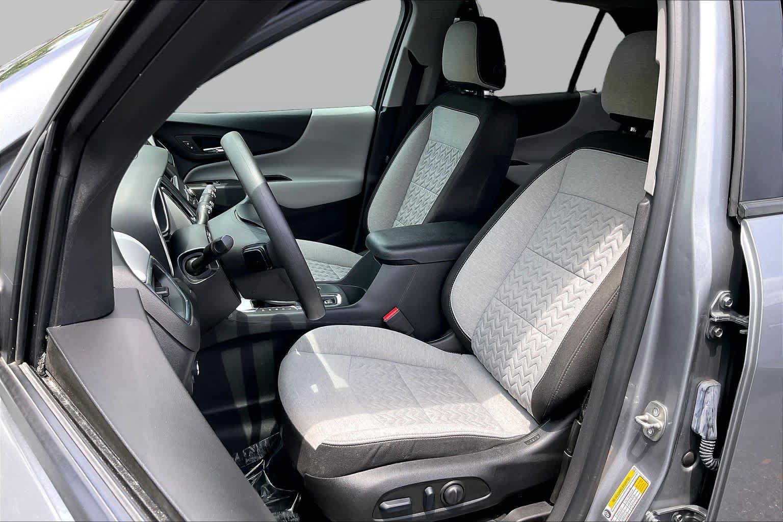 Used 2023 Chevrolet Equinox LS w/ LS Convenience Package FWD image 24
