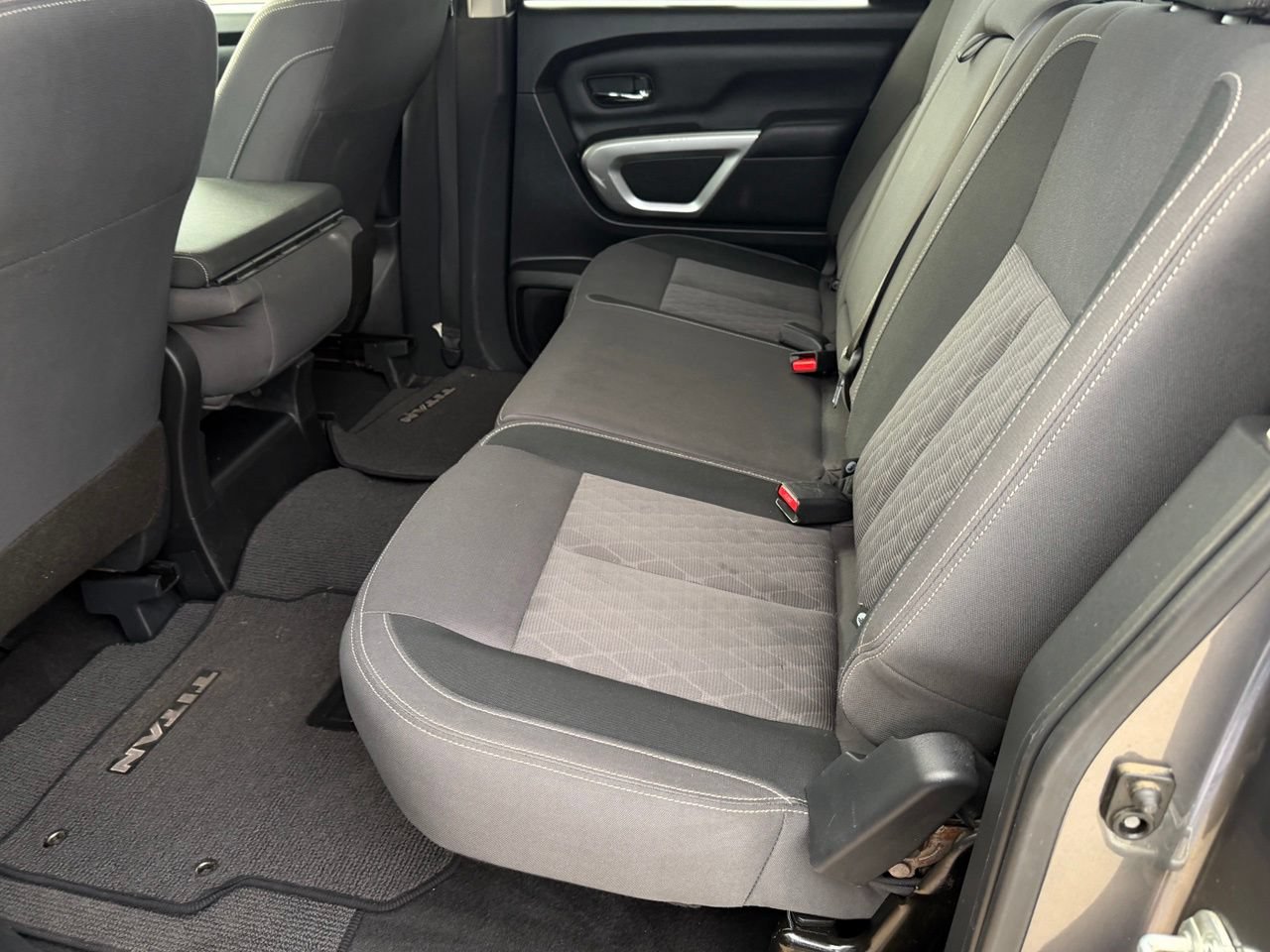 Certified 2022 Nissan Titan SV RWD image 33