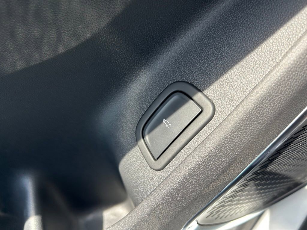 Used 2024 GMC Acadia Elevation image 42