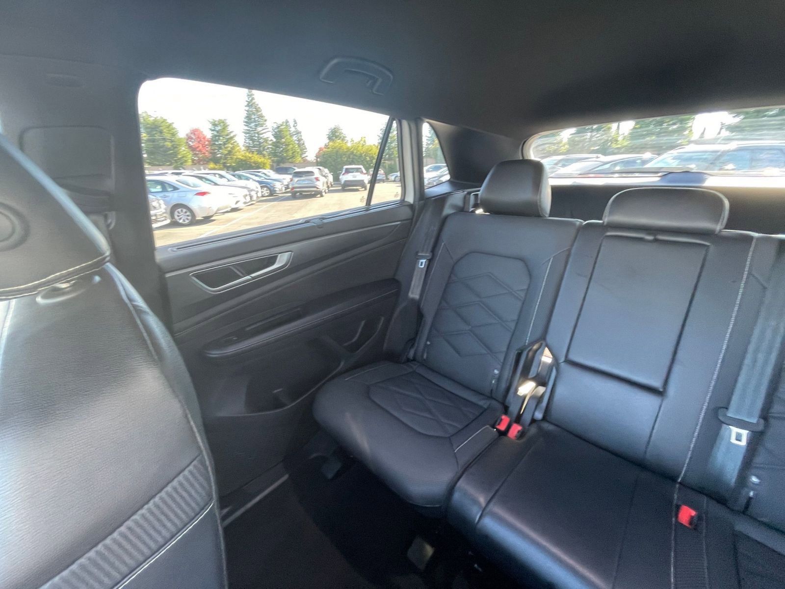 Used 2025 Volkswagen Atlas Cross Sport SE image 40