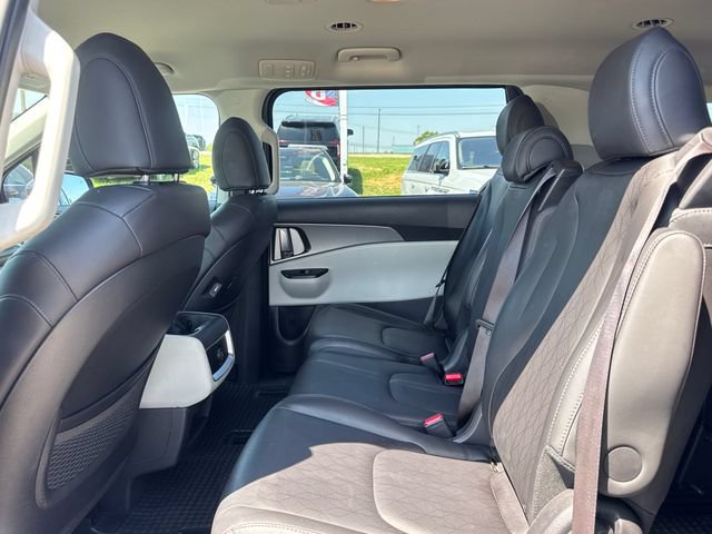 Used 2022 Kia Carnival LX FWD image 11