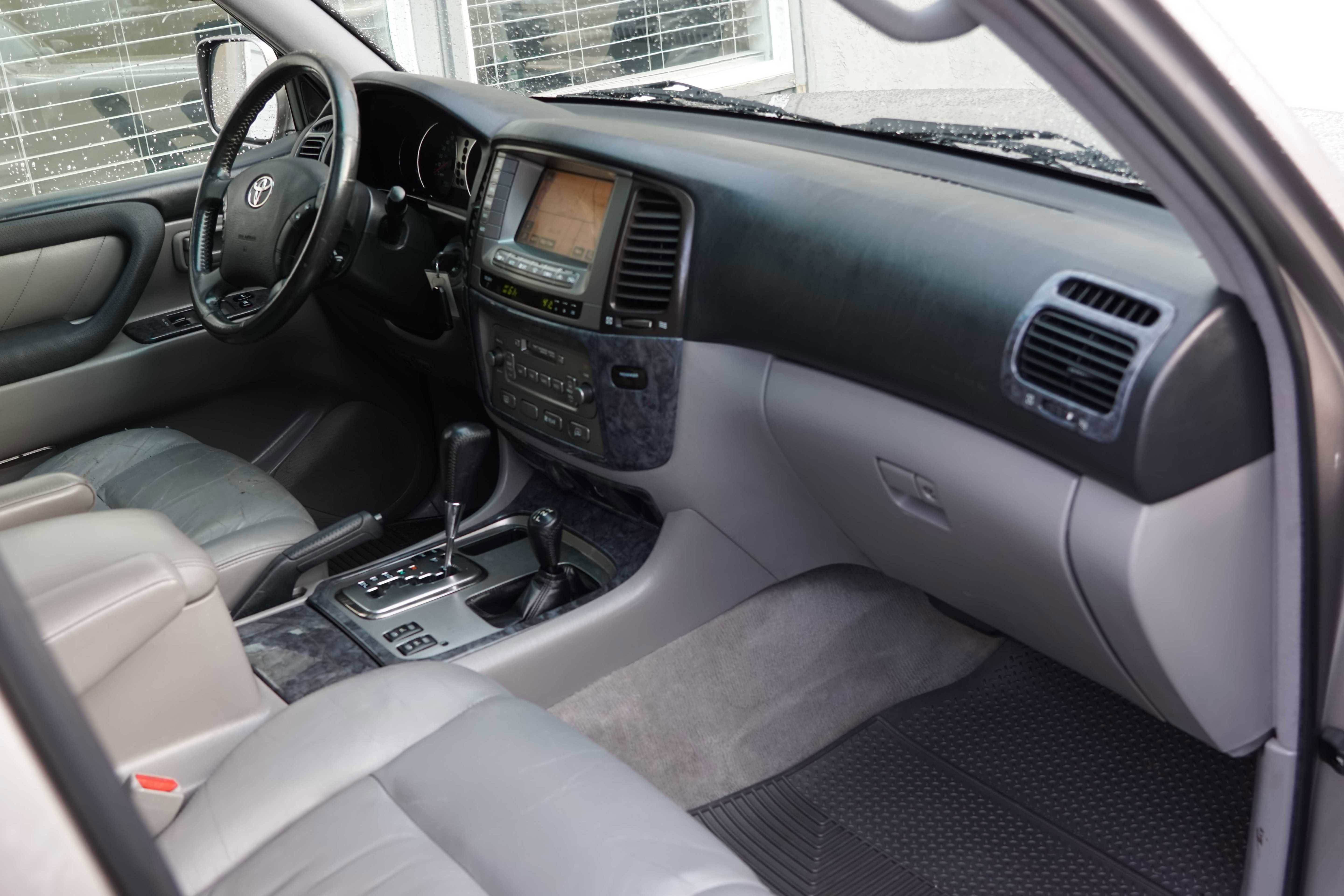 Used 2004 Toyota Land Cruiser image 34