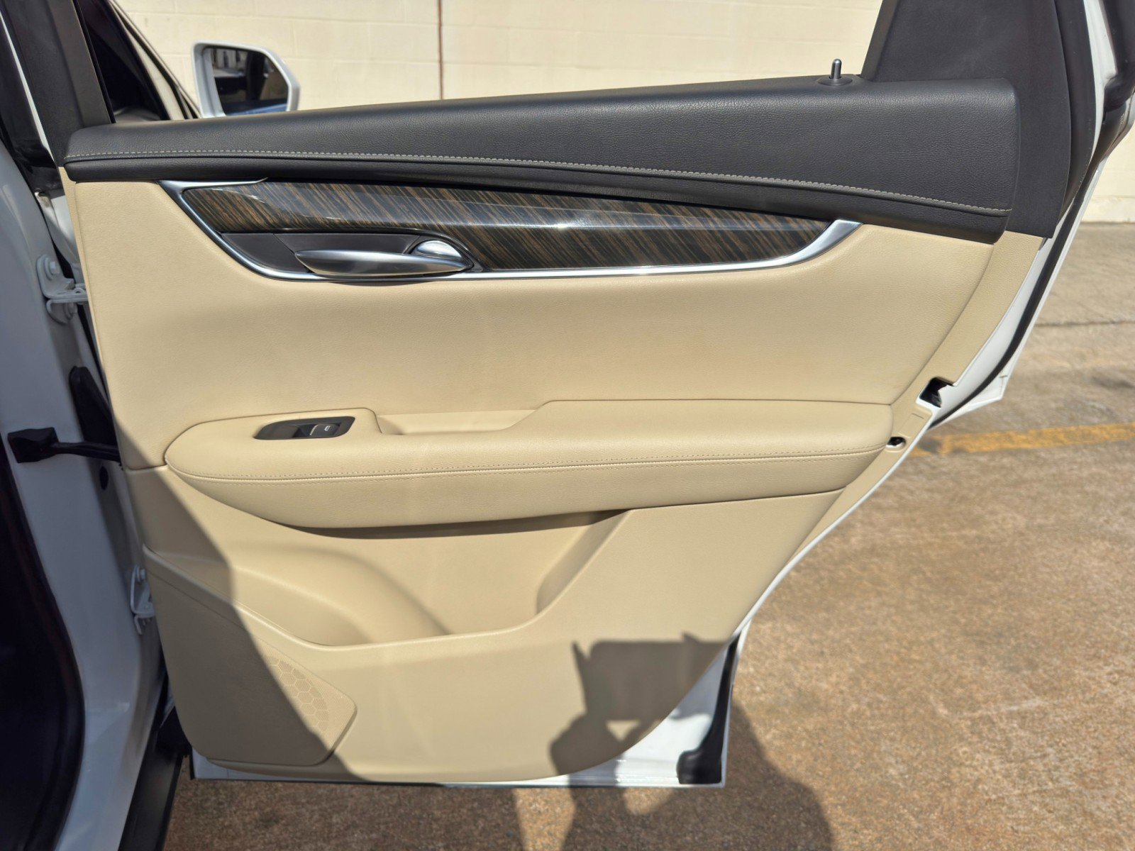 Used 2017 Cadillac XT5 FWD image 39