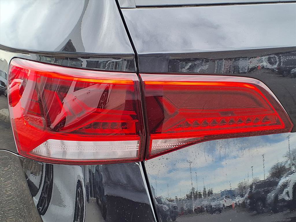 Certified 2024 Volkswagen Taos SE image 24