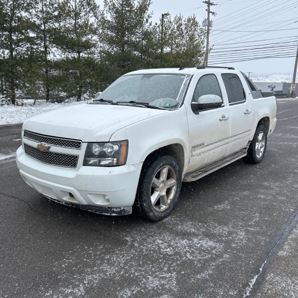 Used 2010 Chevrolet Avalanche LTZ image 3