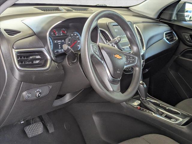 Used 2018 Chevrolet Equinox LT FWD image 2