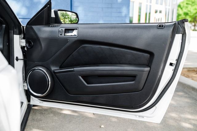 Used 2012 Ford Mustang GT Premium w/ Electronics Pkg RWD image 76