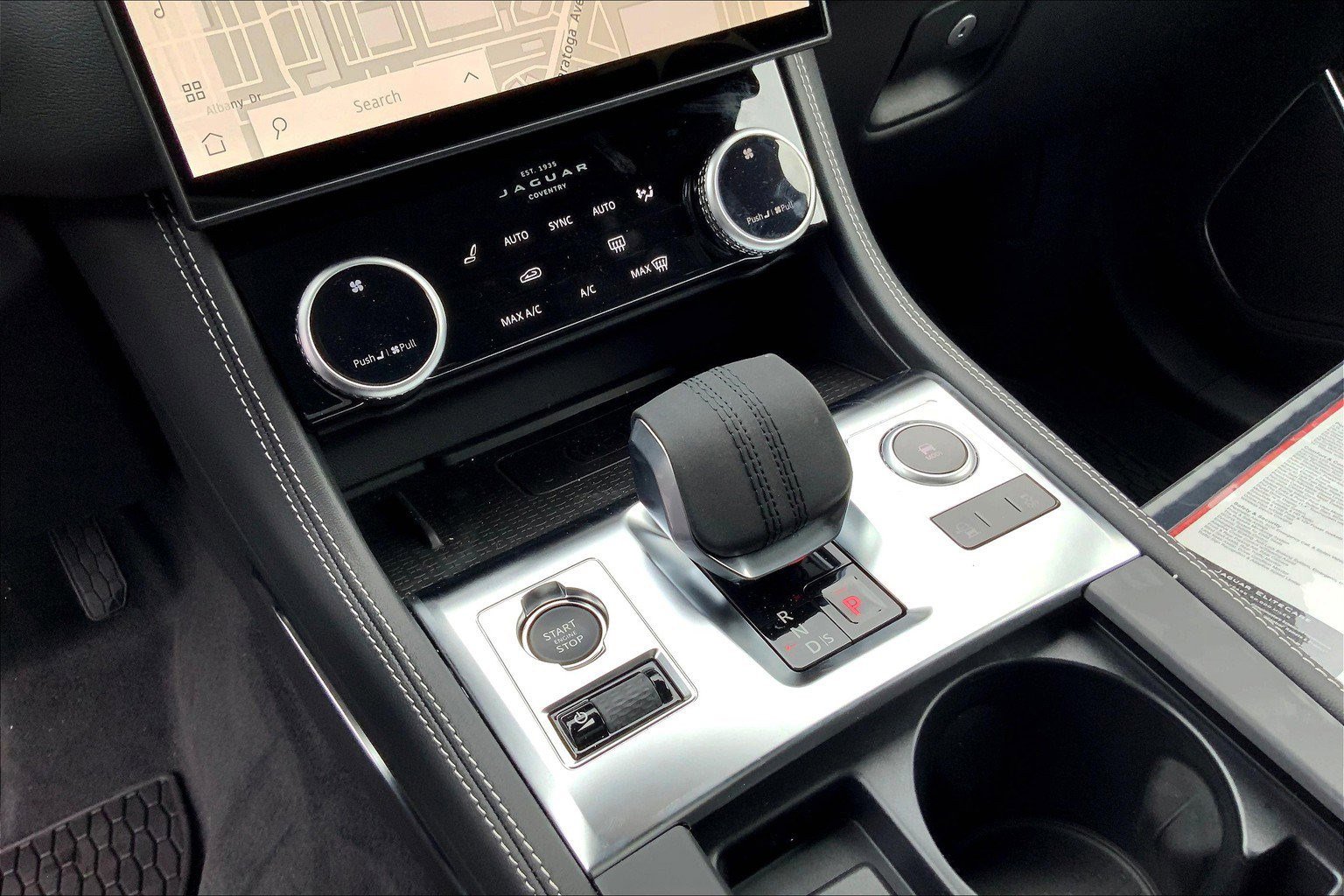 New 2025 Jaguar F-PACE R-Dynamic S image 8