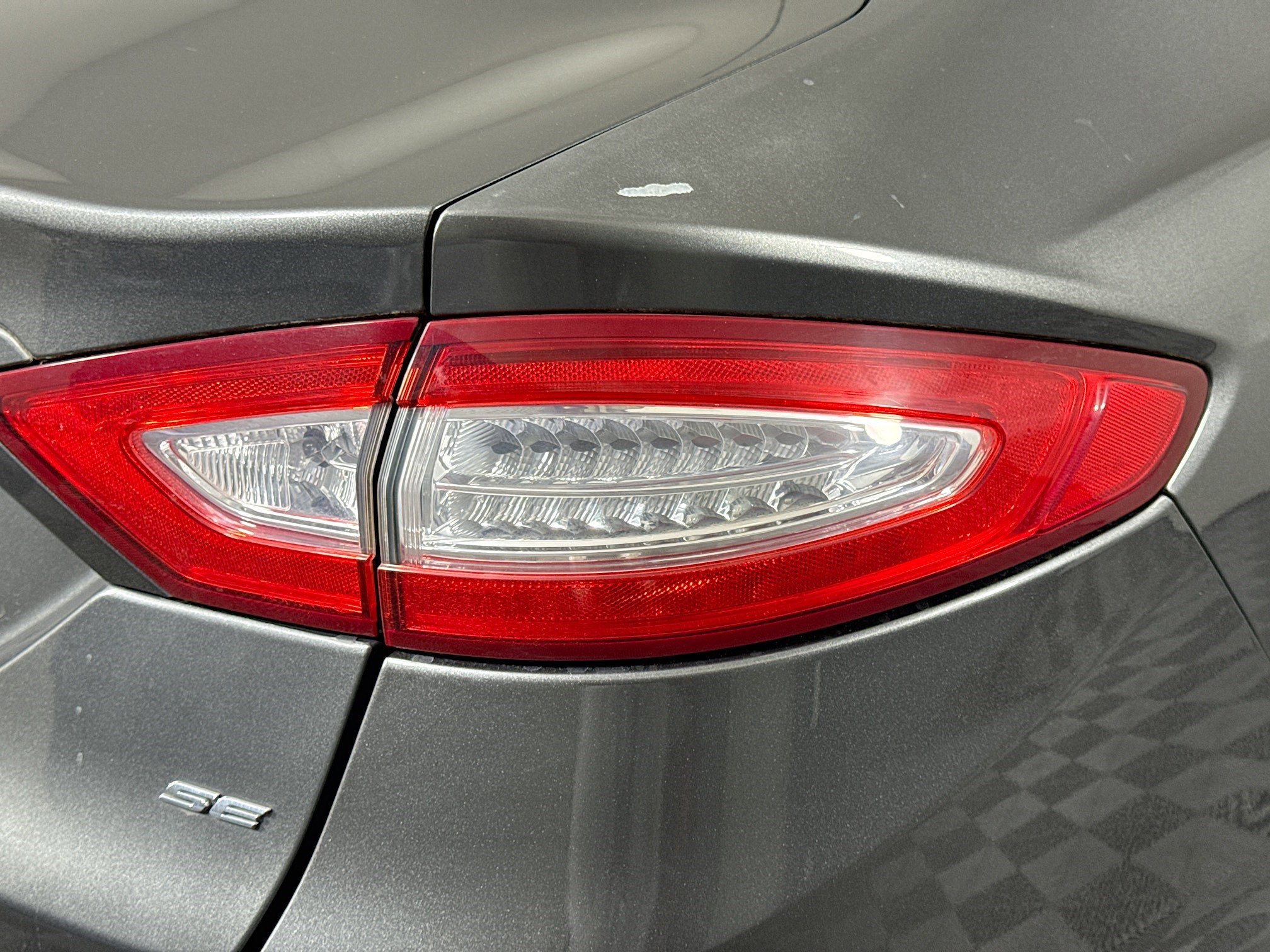 Used 2016 Ford Fusion SE image 33