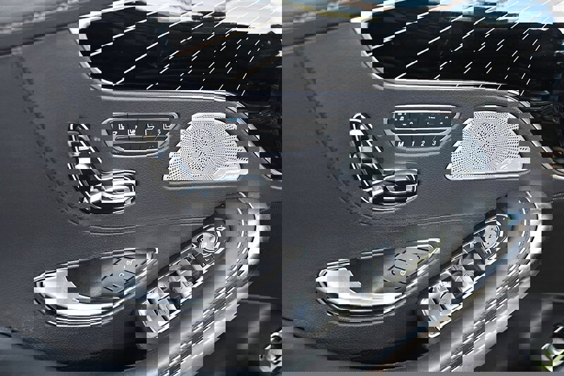 Used 2017 Mercedes-Benz S 550 Cabriolet image 32