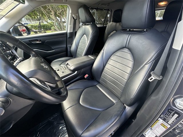 Used 2022 Toyota Highlander XLE image 13