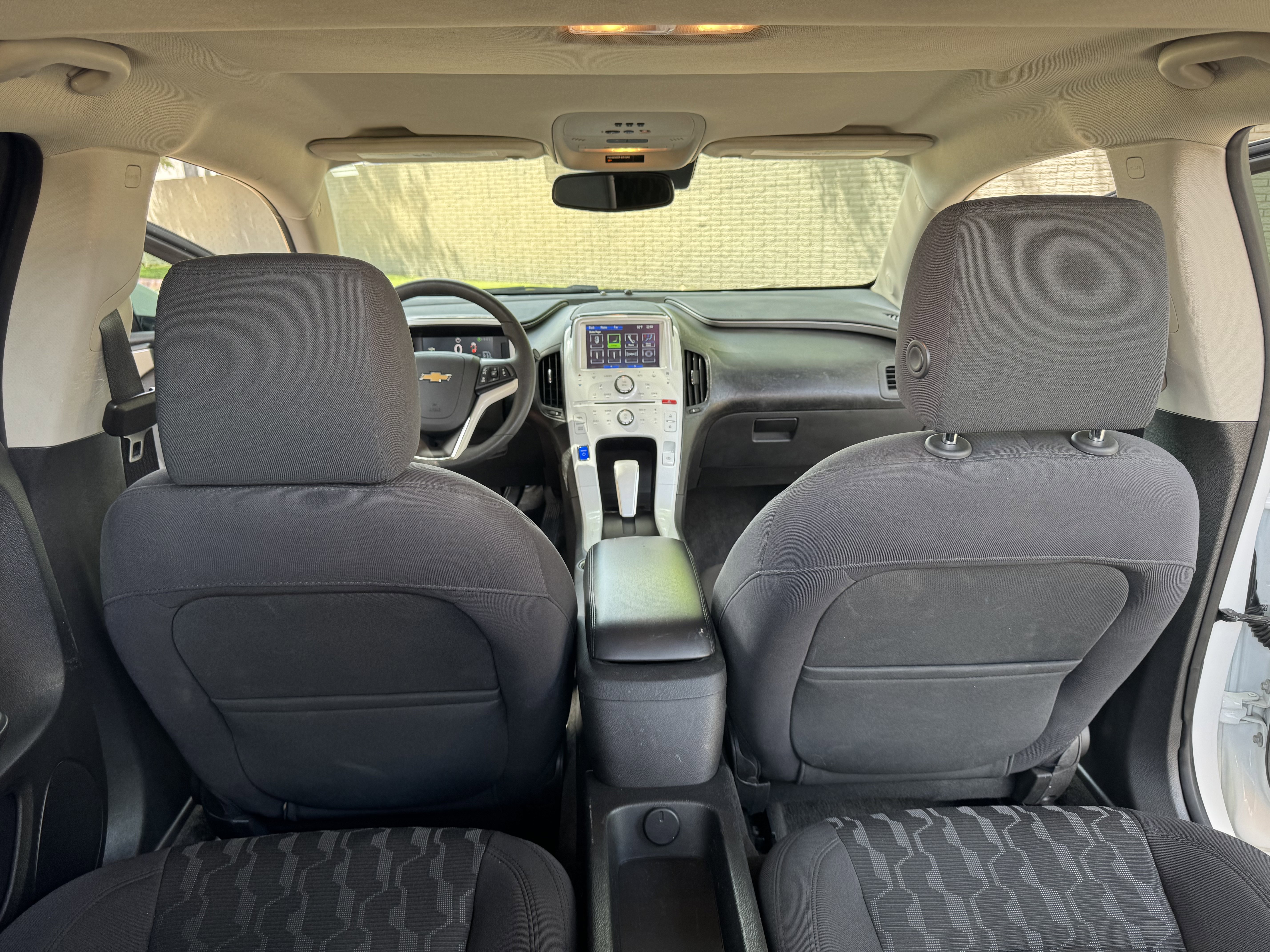 Used 2012 Chevrolet Volt FWD image 23