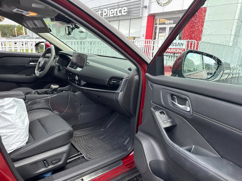 Certified 2024 Nissan Rogue SL w/ SL Premium Package FWD image 9