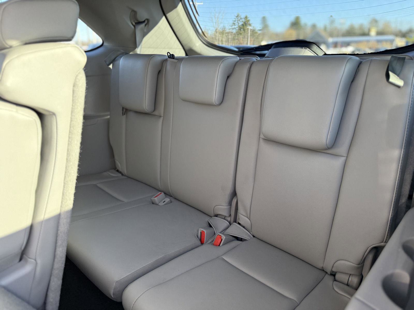 Used 2019 Toyota Highlander XLE image 14