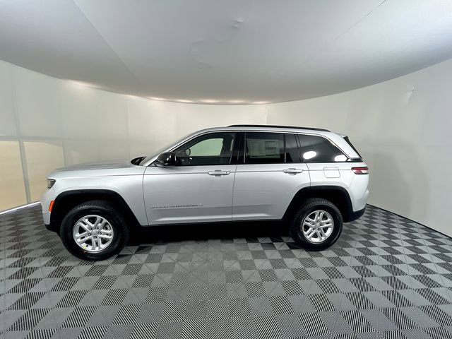 New 2025 Jeep Grand Cherokee Laredo w/ Luxury Tech Group I image 5