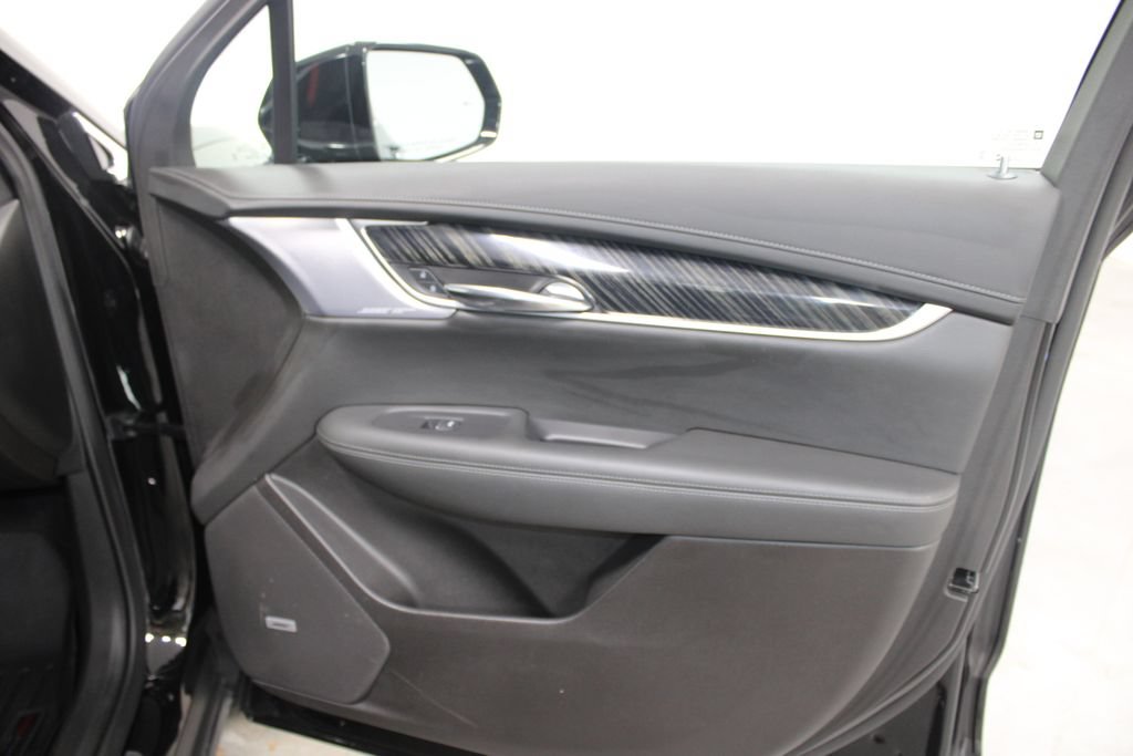 Used 2024 Cadillac XT6 Premium Luxury AWD/4WD image 25