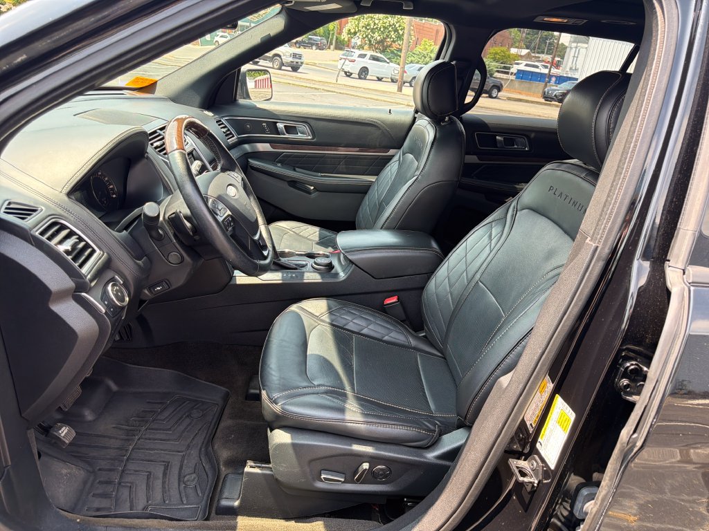 Used 2017 Ford Explorer Platinum AWD/4WD image 28