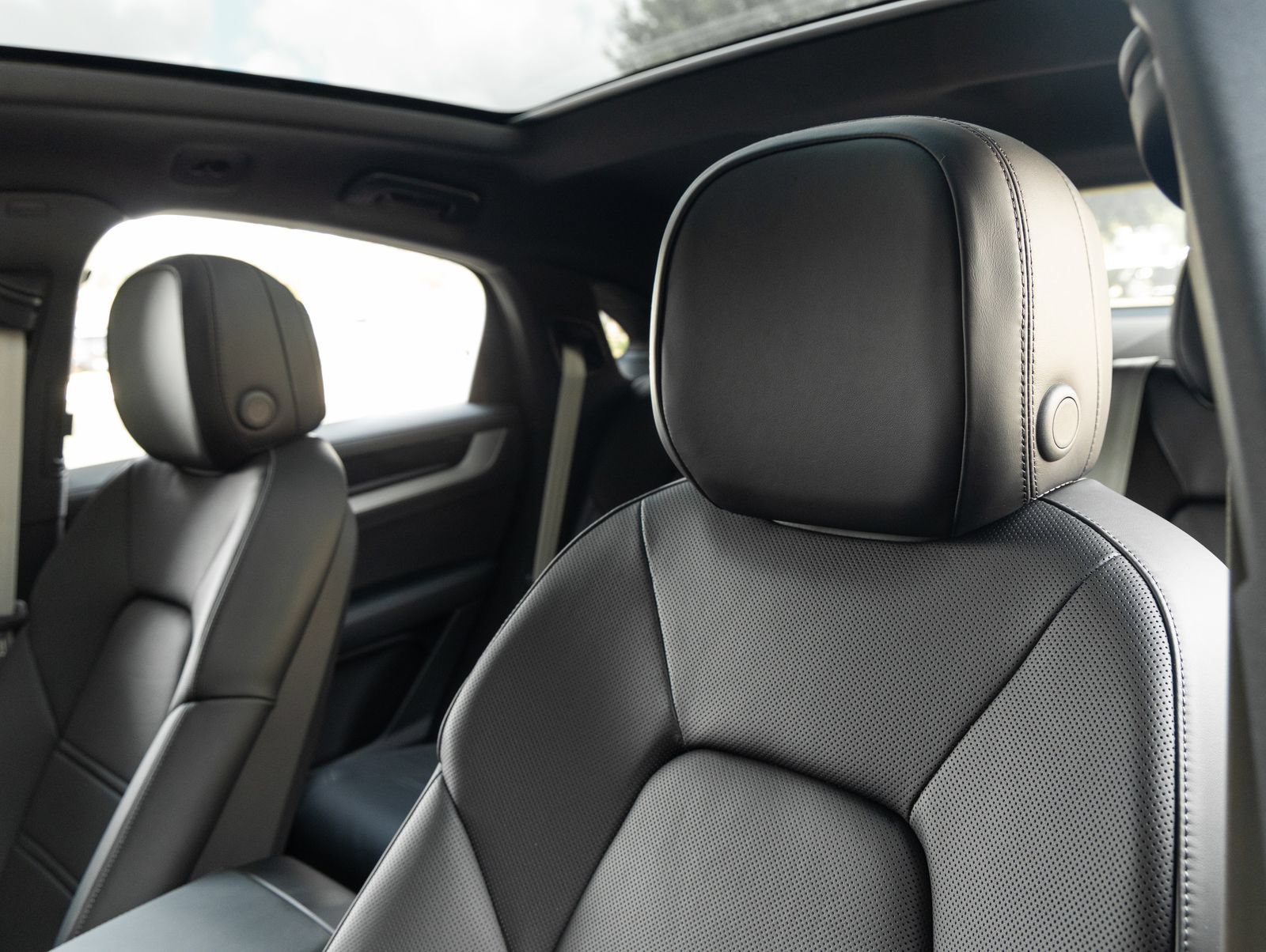 New 2026 Porsche Cayenne Coupe AWD/4WD image 24