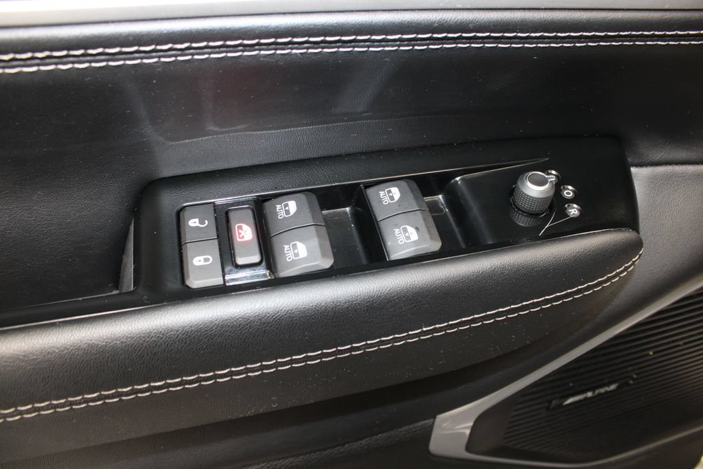 Used 2022 Jeep Wagoneer Series III w/ Rear Seat Entertainment Group AWD/4WD image 23