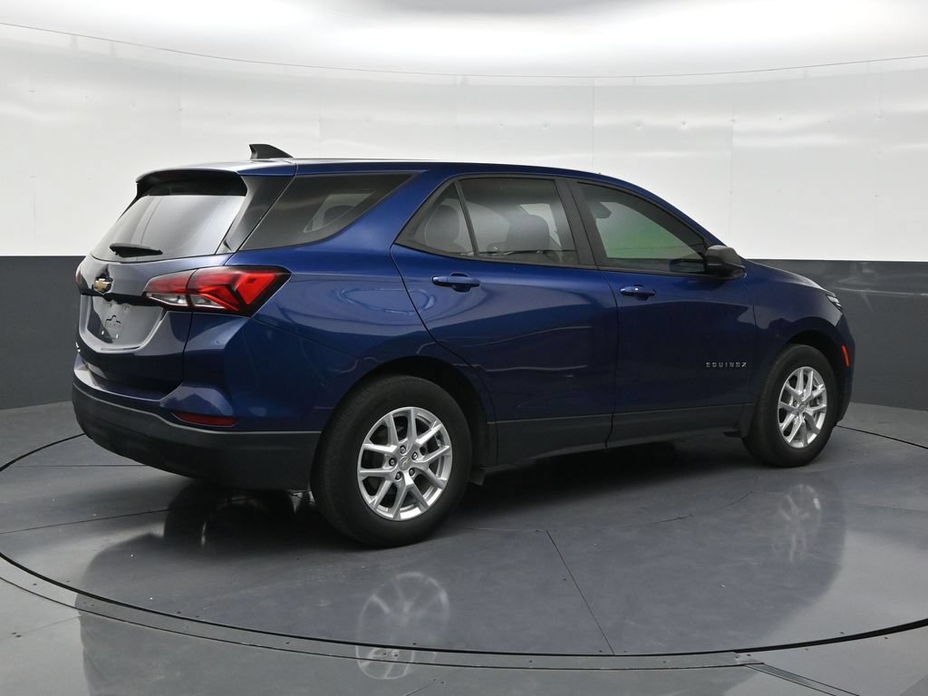 Used 2022 Chevrolet Equinox LS FWD image 5