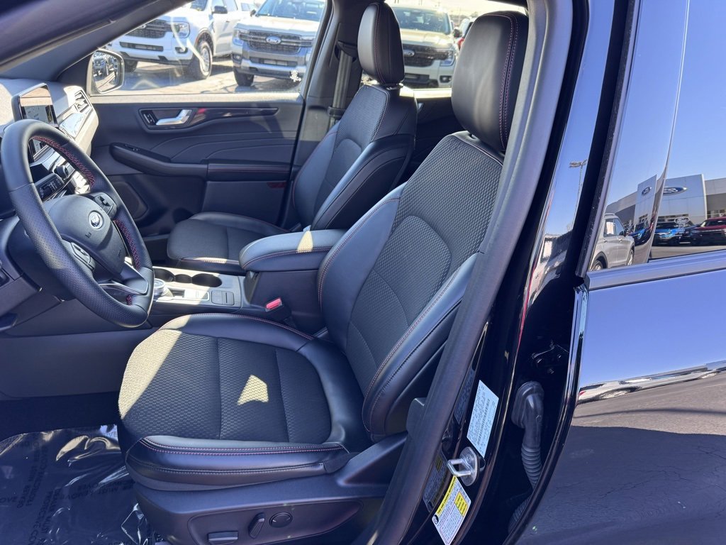 Used 2025 Ford Escape ST-Line Select image 18