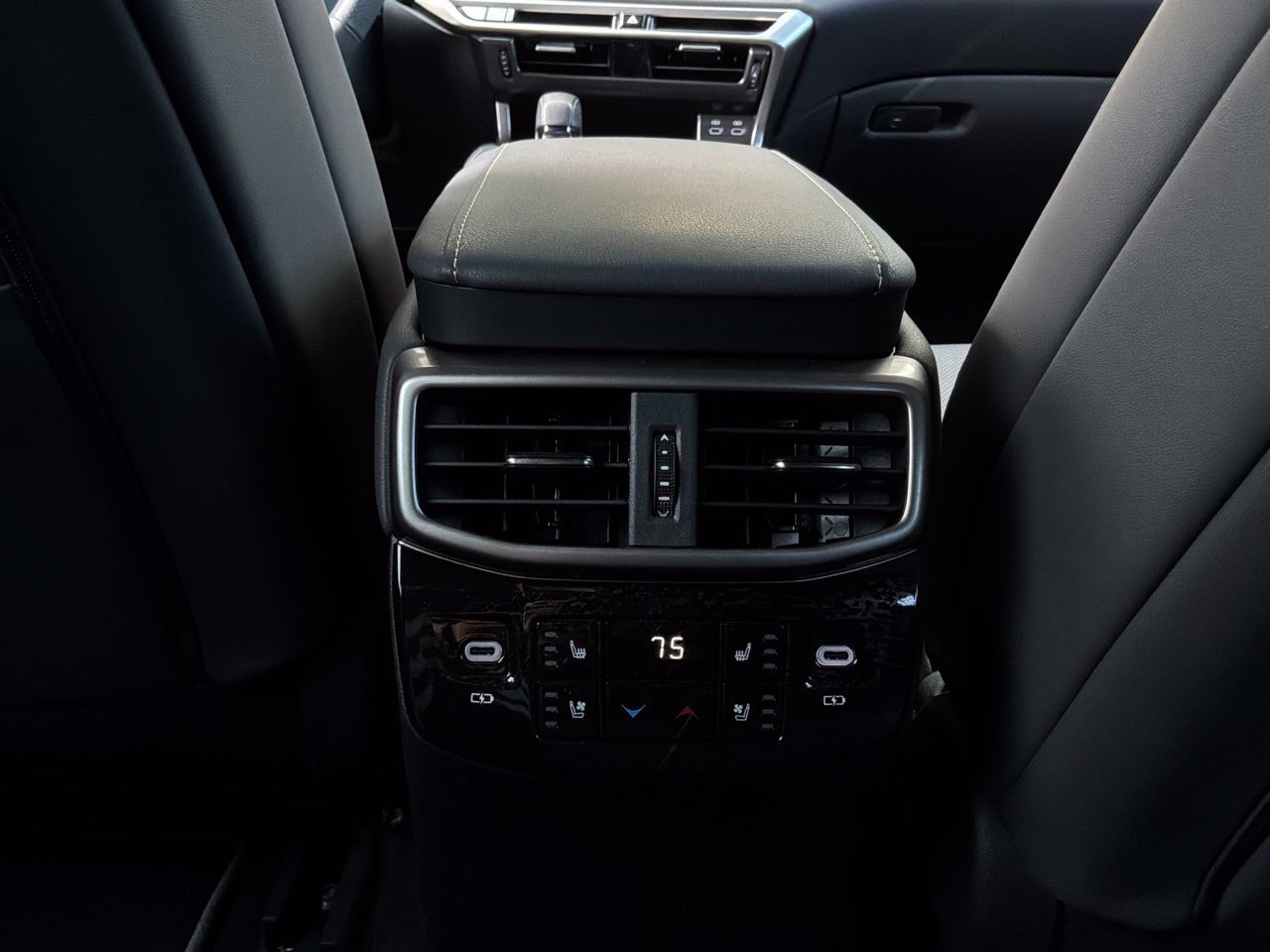 Used 2024 Lexus RX 500h F Sport w/ Convenience Package AWD/4WD image 16