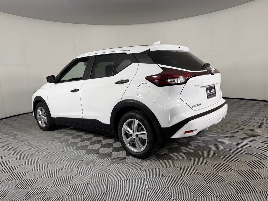 Used 2023 Nissan Kicks S FWD image 11