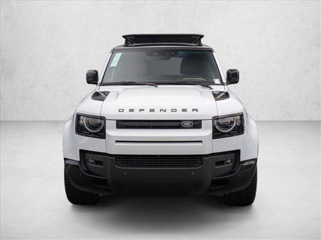 New 2026 Land Rover Defender 130 X-Dynamic SE image 6