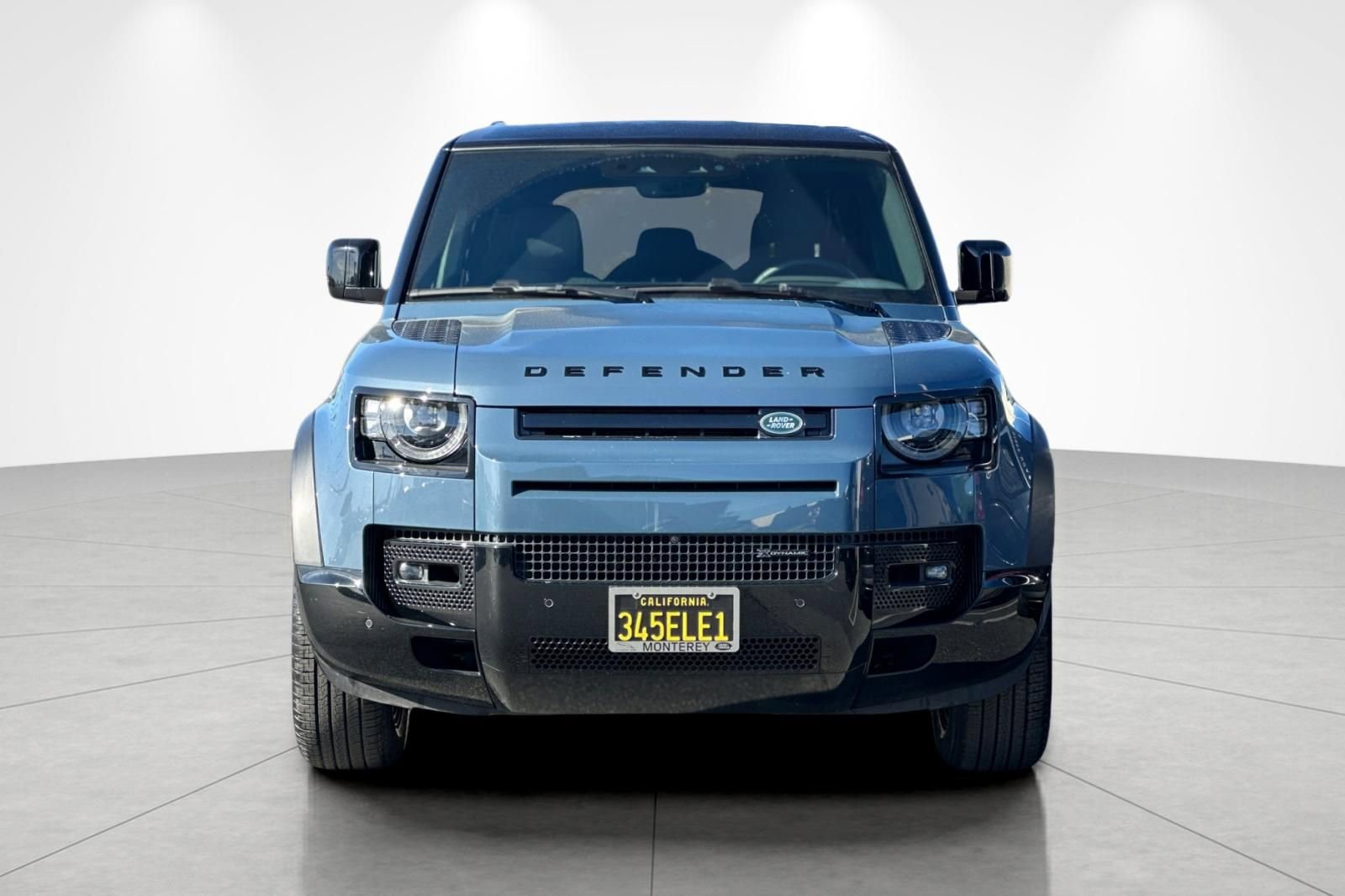 Used 2023 Land Rover Defender 110 X-Dynamic SE image 9