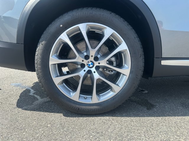 New 2026 BMW X5 xDrive40i w/ Premium Package AWD/4WD image 17