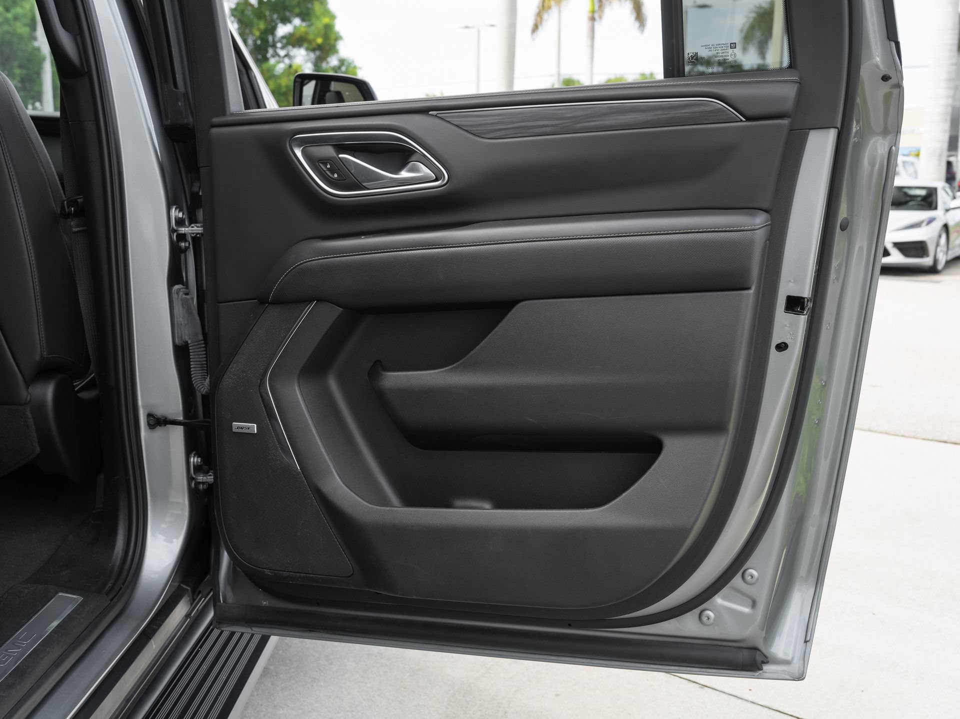 Used 2024 GMC Yukon XL SLT RWD image 35