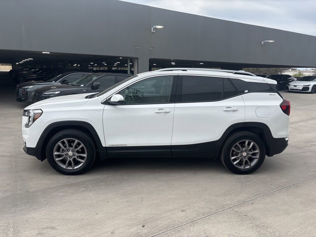 Used 2024 GMC Terrain SLT image 9