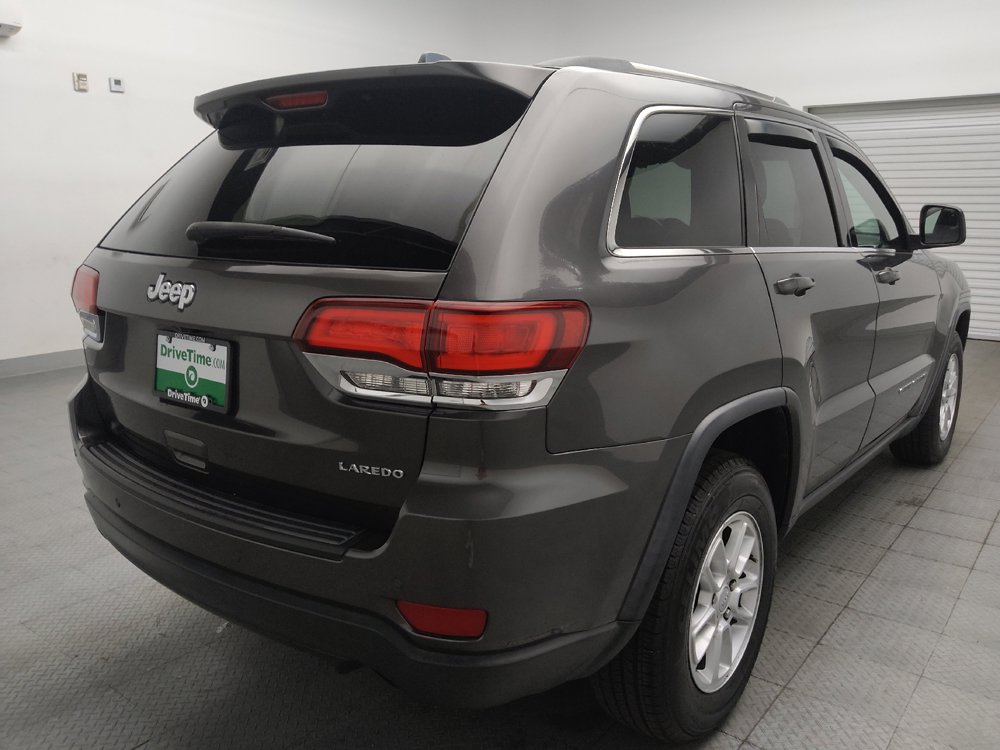 Used 2020 Jeep Grand Cherokee Laredo RWD image 9