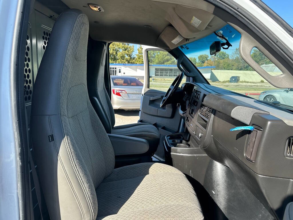 Used 2021 Chevrolet Express 2500 w/ Enhanced Convenience Package image 10