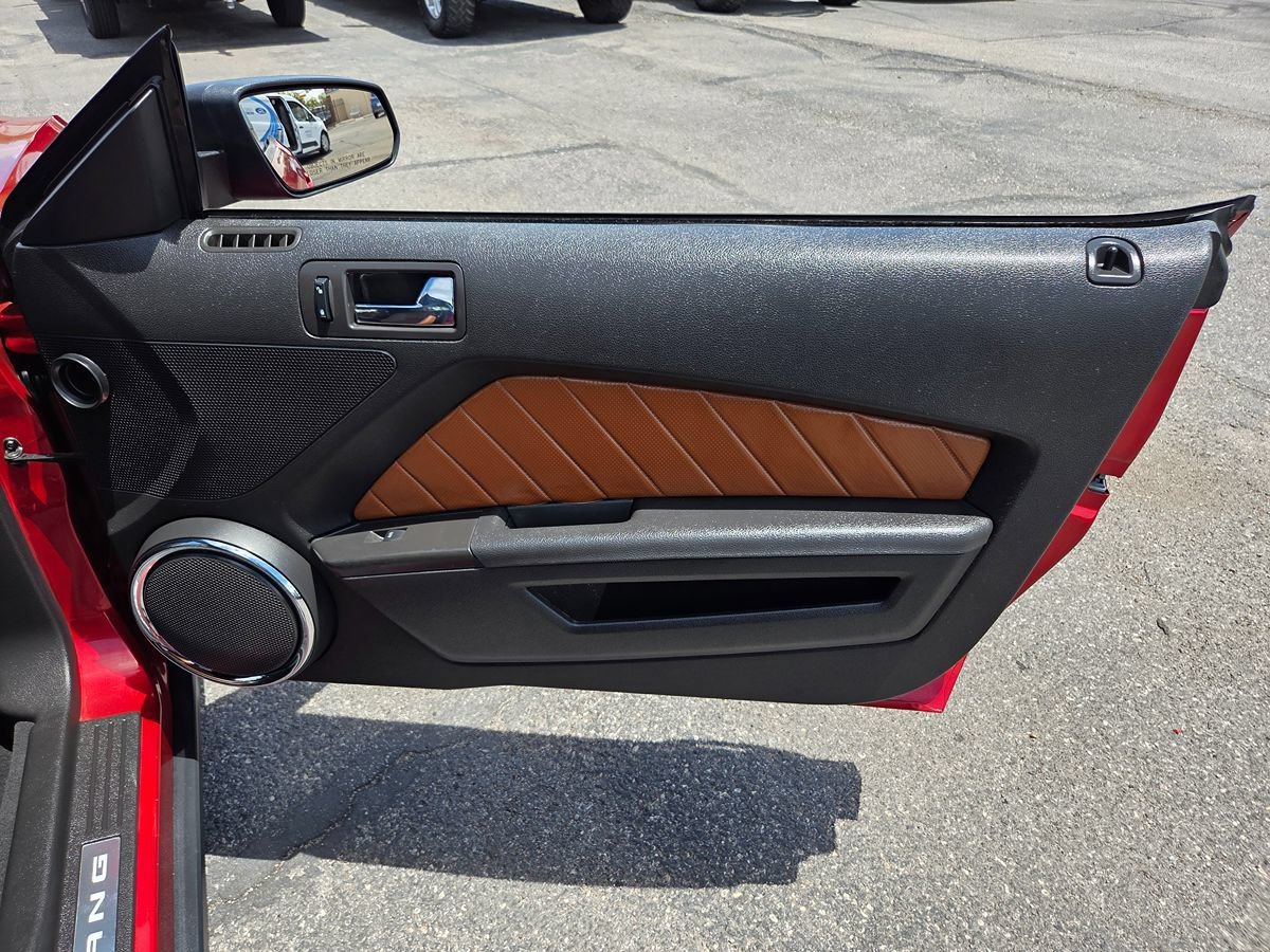 Used 2010 Ford Mustang Premium RWD image 34