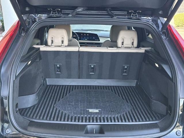 Used 2024 Cadillac XT4 Luxury w/ Cold Weather Package image 19